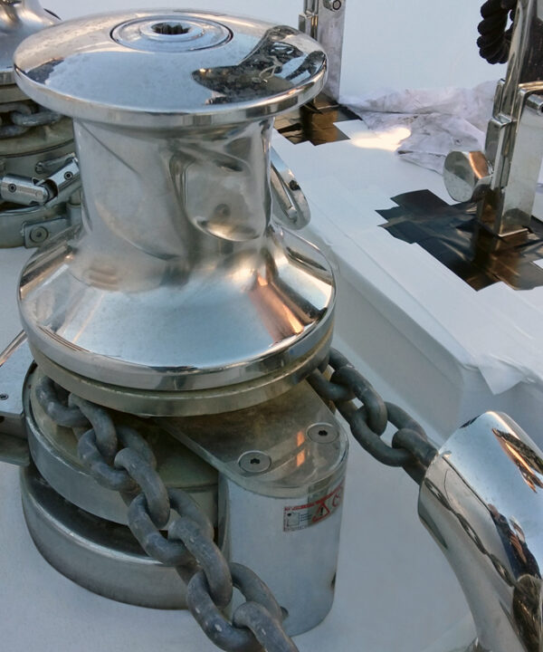 SX7 - Vertical Windlass